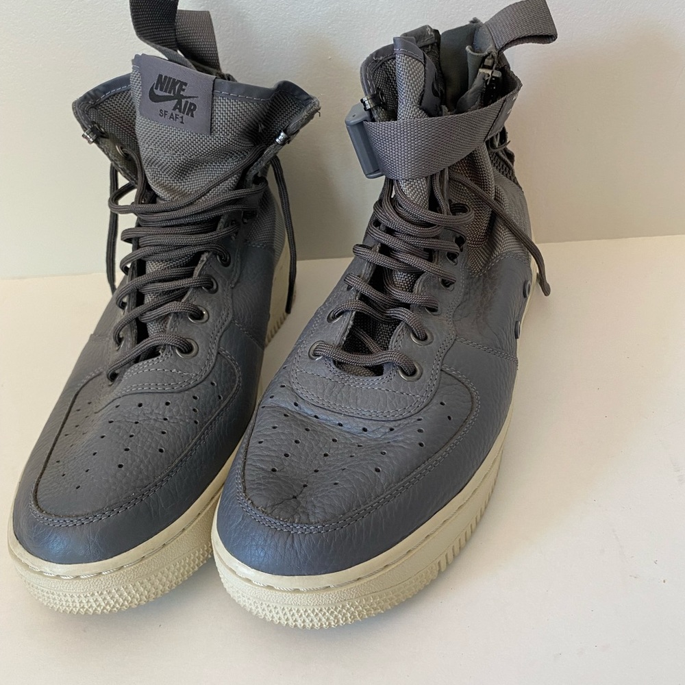 Mens Nike sneakers